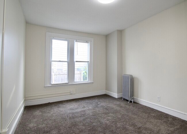 Building Photo - 58 Howes St