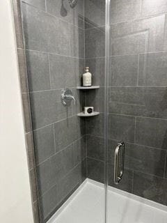 Building Photo - 585 Essex St