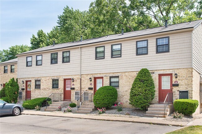 Building Photo - 89 Chartwell Ct