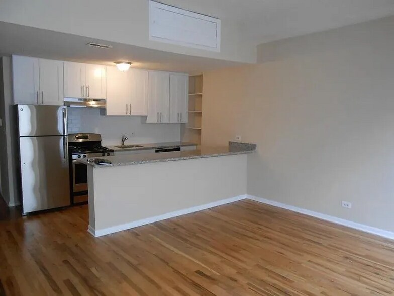 Building Photo - 2523 N Lincoln Ave