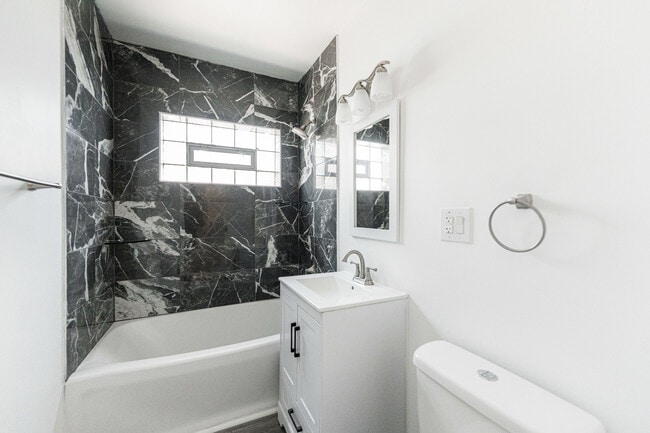Building Photo - 431 E 87th St