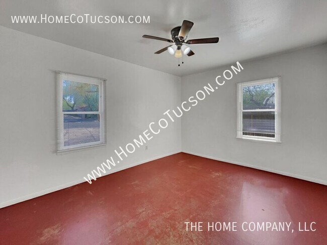 Building Photo - 1721 E Adelaide Dr