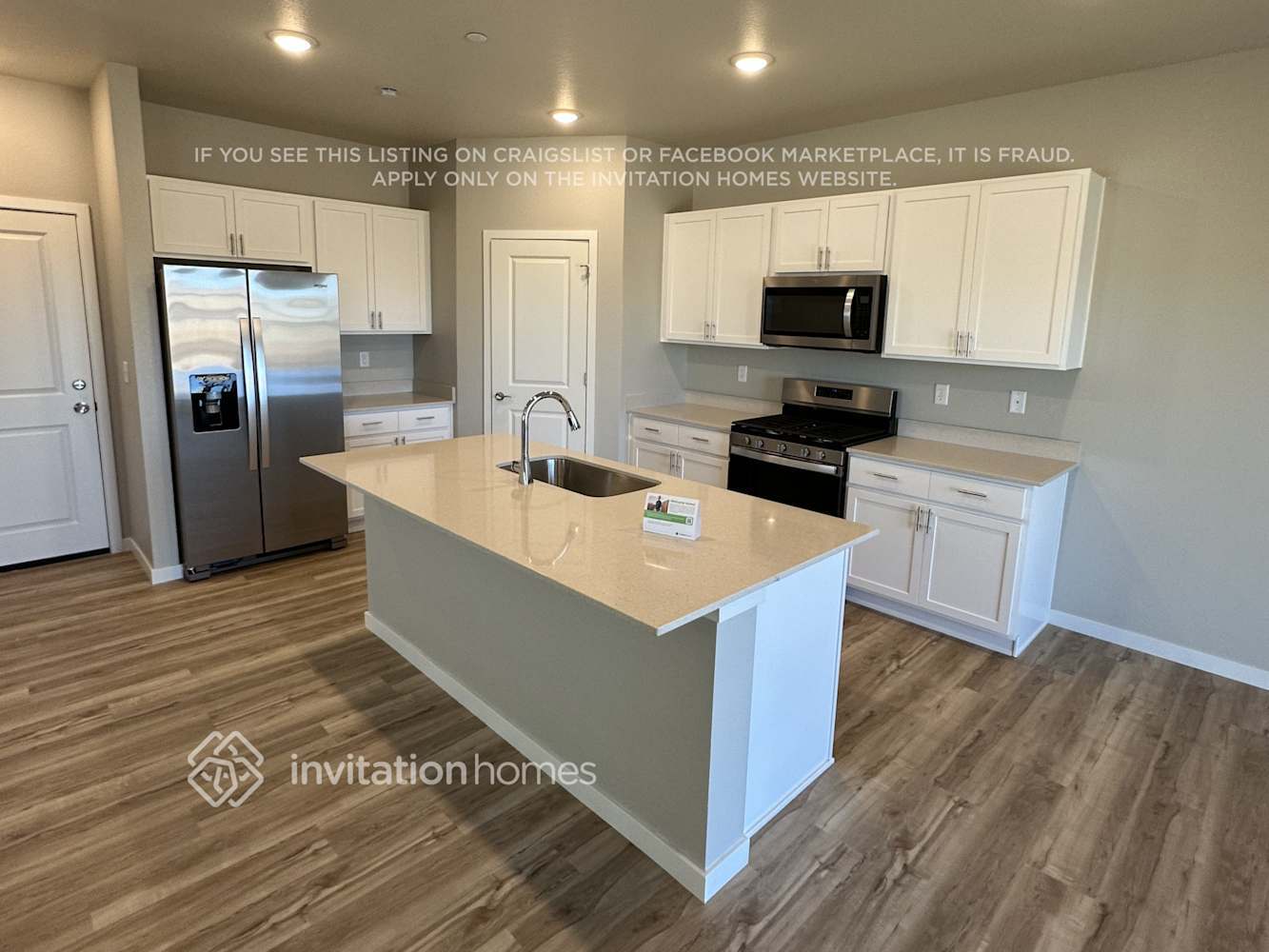 Building Photo - 9352 Ceylon St