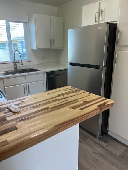 Building Photo - 124 First St