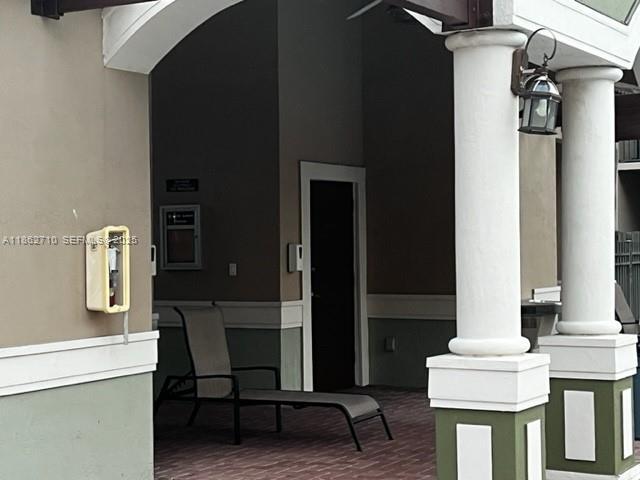 Building Photo - 608 NE 33rd Terrace