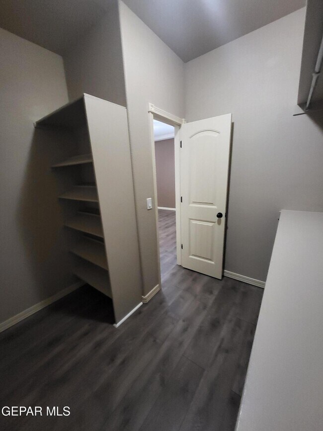 Building Photo - 3150 Spring Willow