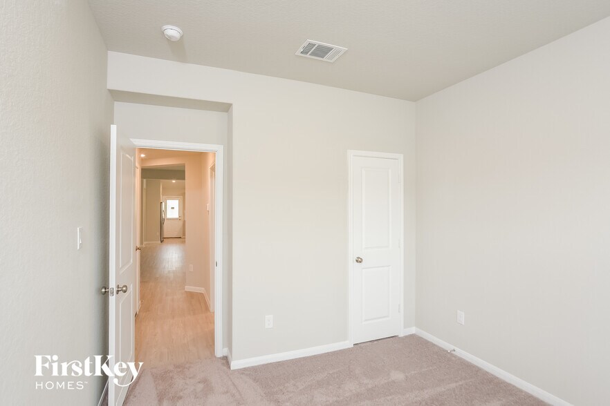 Building Photo - 1810 Morse Way