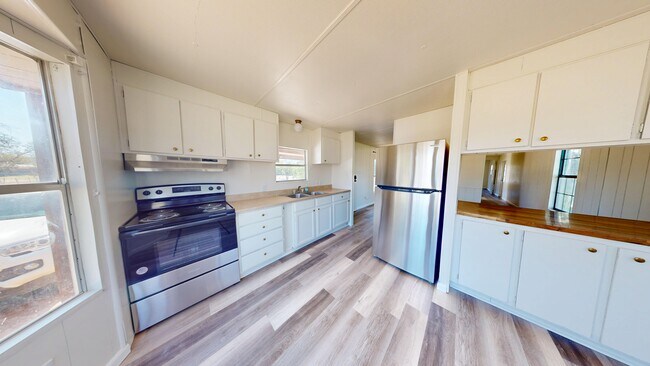 Kitchen - 802 Peach St