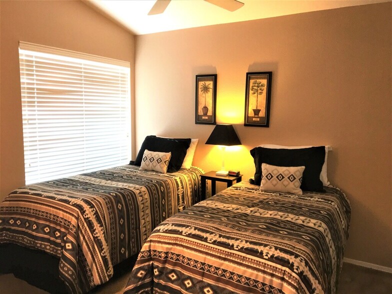 Guest Room with twin beds - 9257 E Sutton Dr