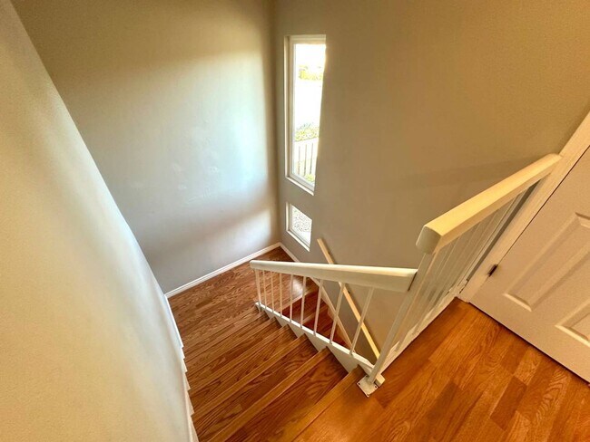 Building Photo - Virginia Hills-3 Bedroom, 2 Bath, Townhome with Garage and Pool