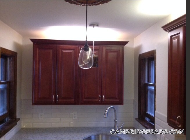 Building Photo - 26 Dover St