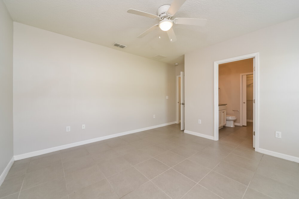 Building Photo - 994 James Dr