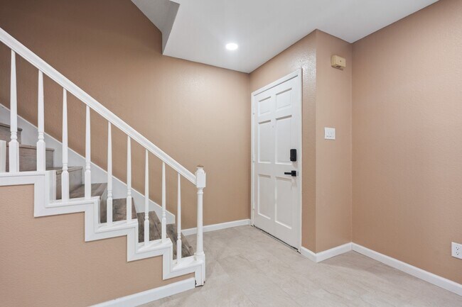 Building Photo - 6713 Biggs Ct