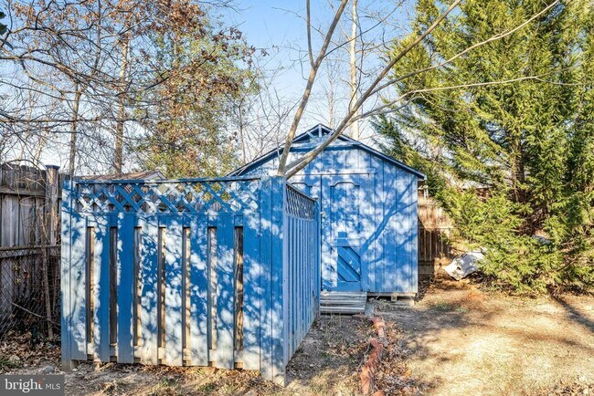 Building Photo - 9232 Forest Haven Dr