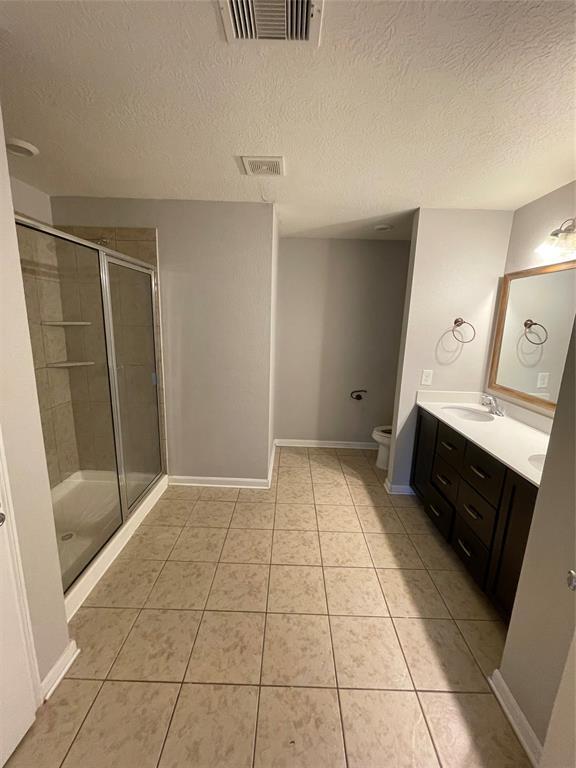Building Photo - 15827 Copper Oak Ln