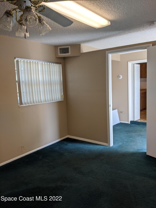 Building Photo - 108 Barton Ave