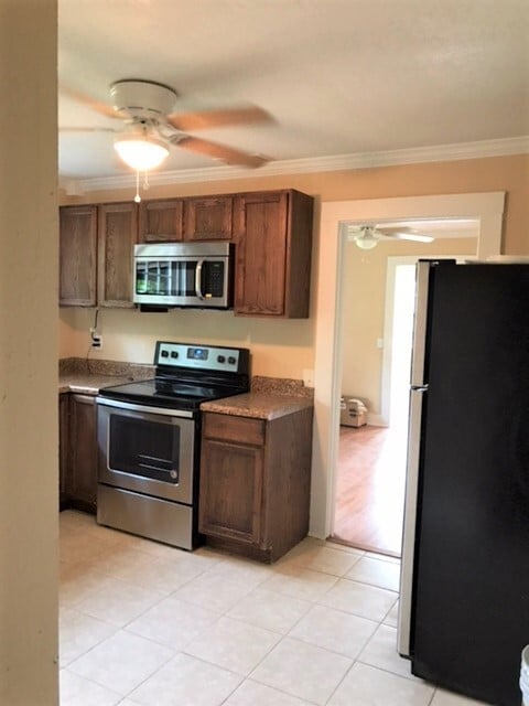 Building Photo - 107 Laircey St