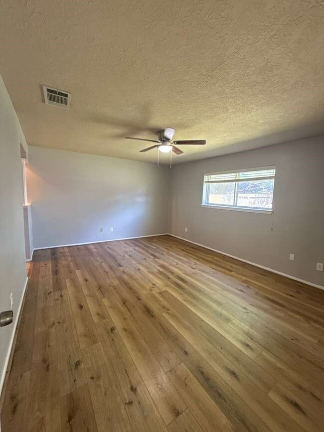 Building Photo - 22602 Fincastle Dr