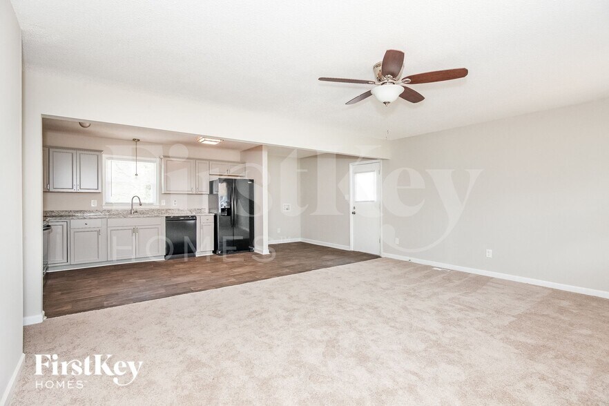 Building Photo - 3625 Somerset Dr
