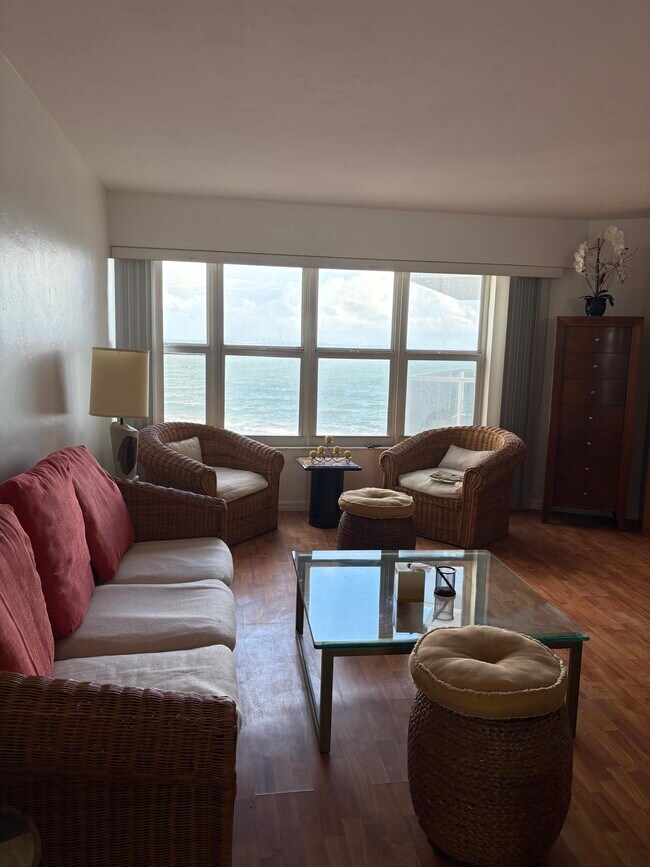 Building Photo - 3700 Galt Ocean Dr