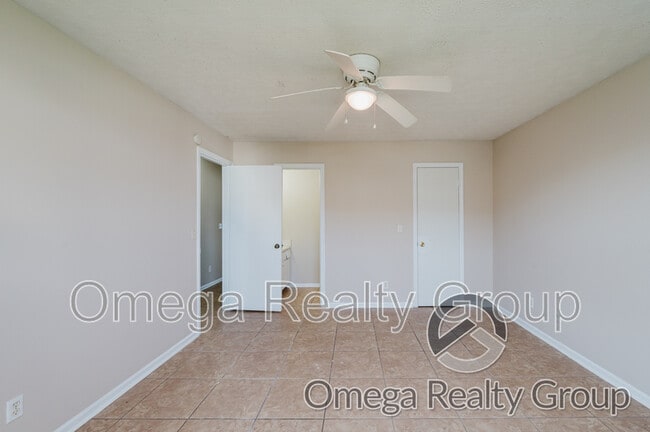 Building Photo - 821 Willow Pointe
