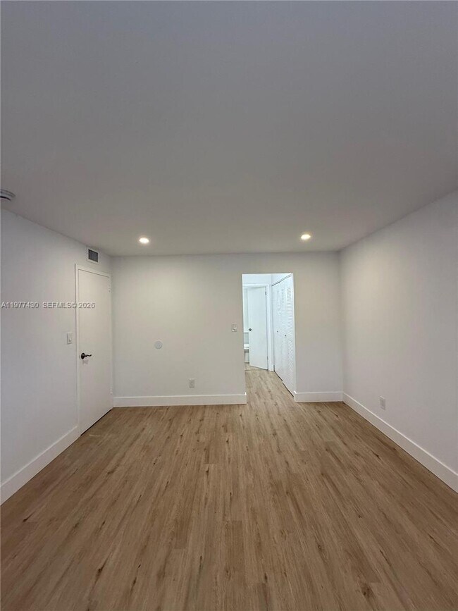 Building Photo - 5911 Washington St