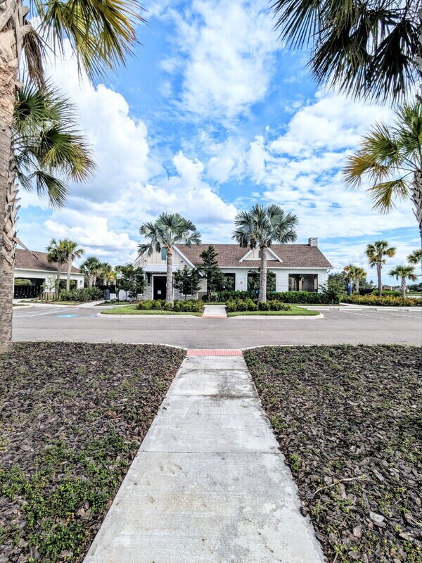 Building Photo - 13089 Oak Hill Way