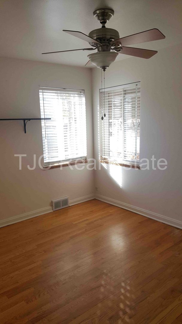 Building Photo - 1215 S Jackson St