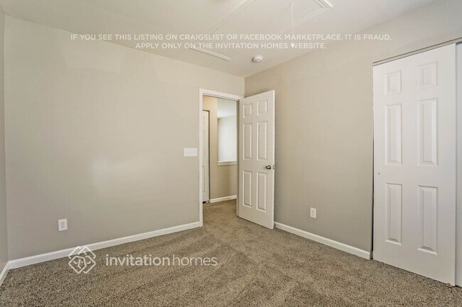 Building Photo - 325 Palmdale Ct