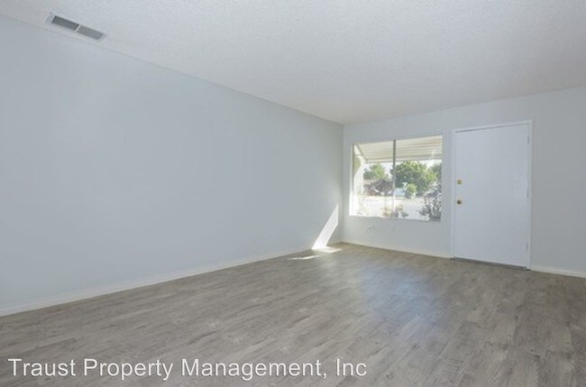 Building Photo - 2 br, 1 bath House - 1655 Peacock Blvd.