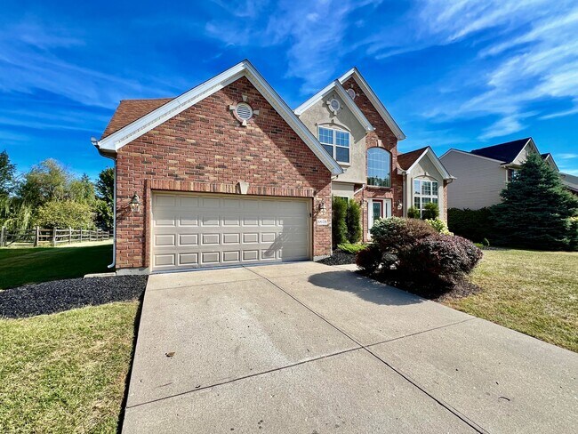 Building Photo - Large executive home in pool community Mason, Oh