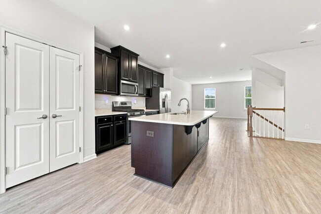 Building Photo - 707 Channing Park Cir