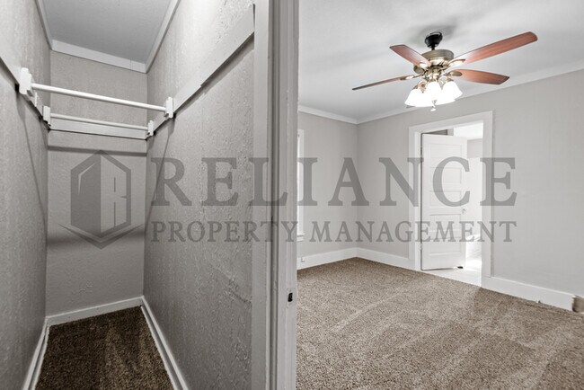 Building Photo - 232 S Sedgwick St