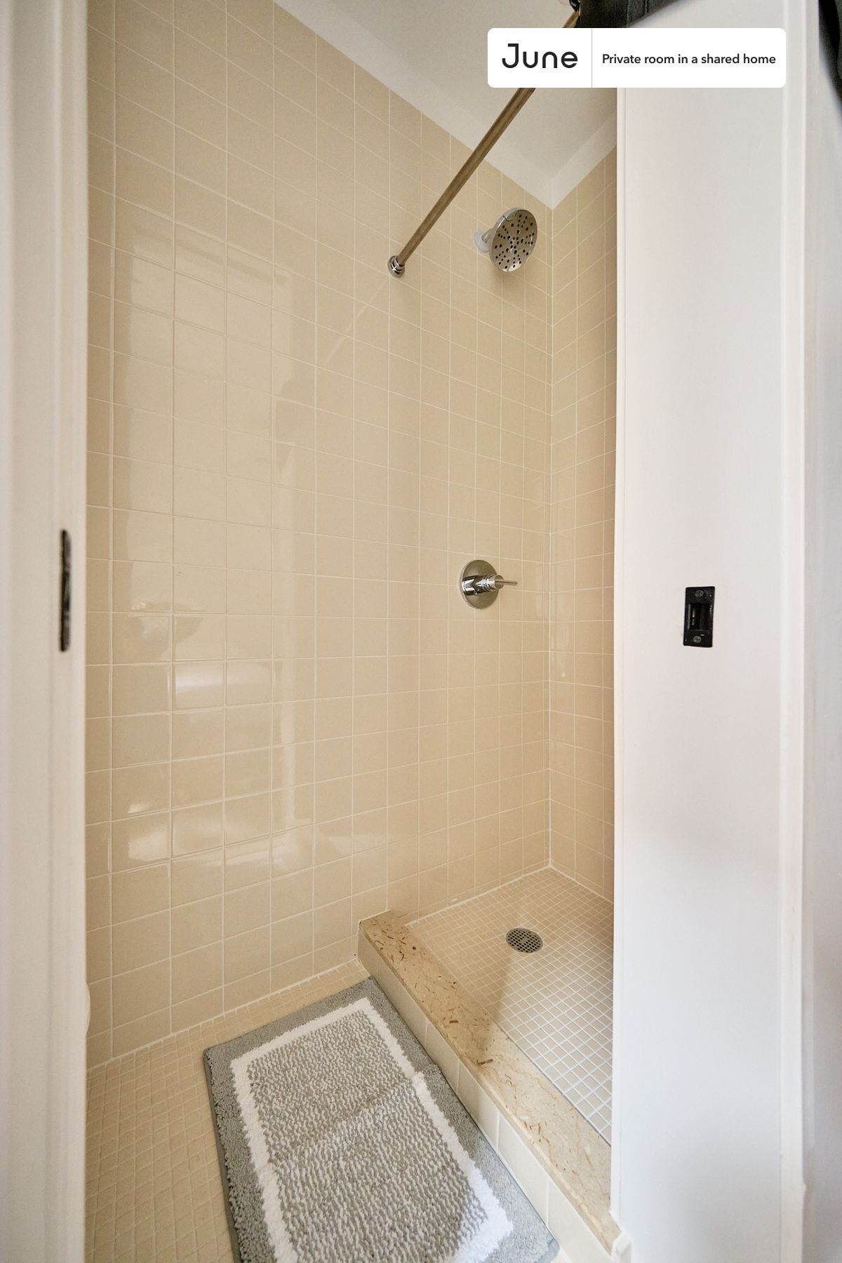 Building Photo - Private bedroom in 4 bed/4 bath Home