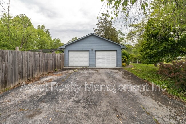 Building Photo - 6601 Bay Cir Dr