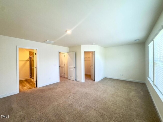 Building Photo - 23 Bibury Wy