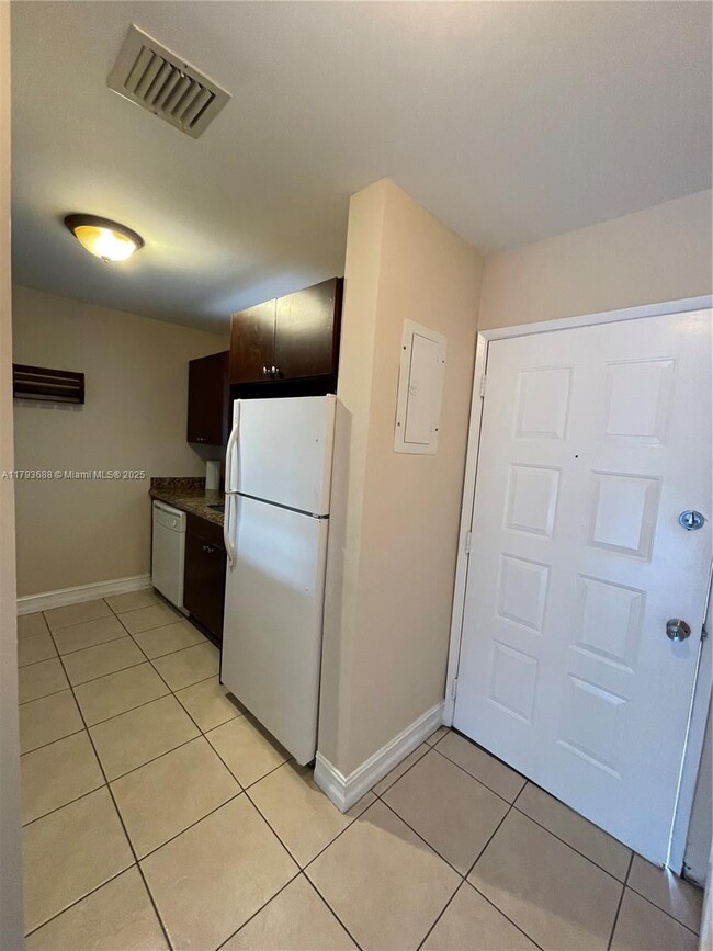 Building Photo - 11453 NW 39th Ct
