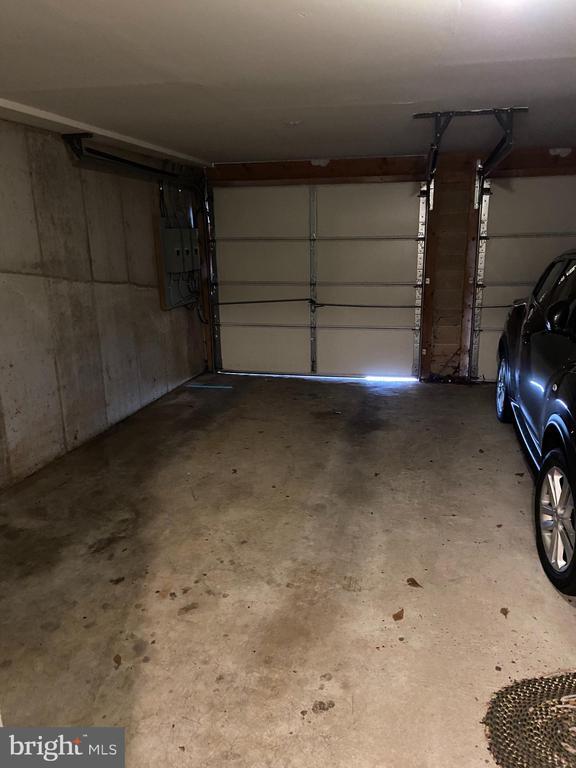 Building Photo - 5954 Henry Ave