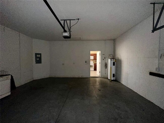 Building Photo - 6112 Chapledale Dr