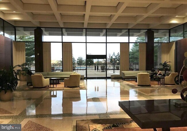 Building Photo - 3701 S George Mason Dr