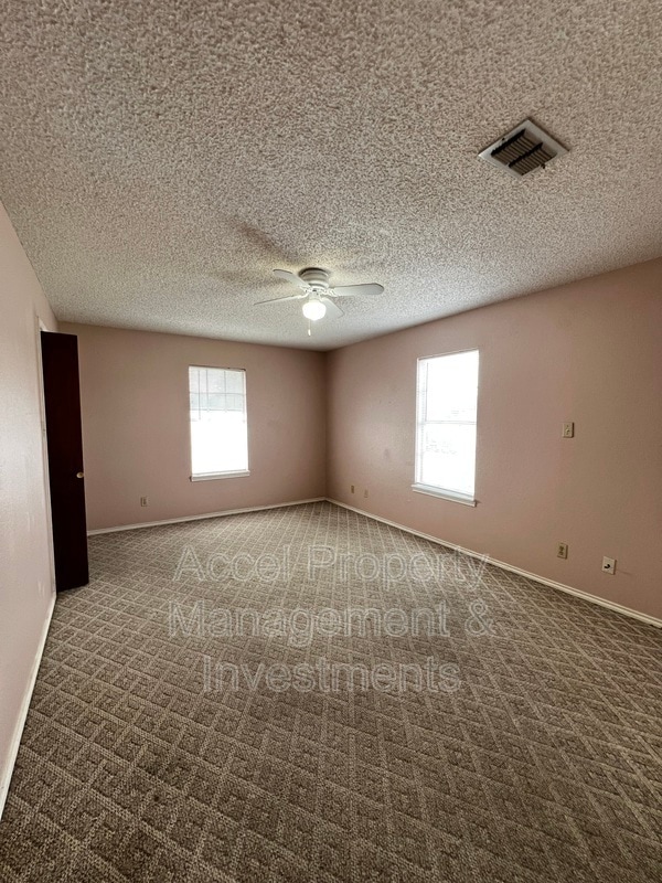 Building Photo - 1209 Keralum Ave