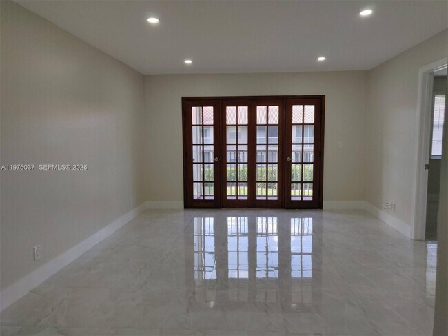 Building Photo - 8830 Royal Palm Blvd