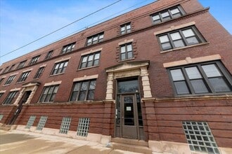Building Photo - 6143 S Dorchester Ave