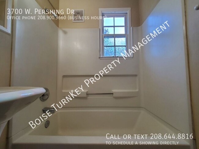 Building Photo - 3700 Pershing Dr