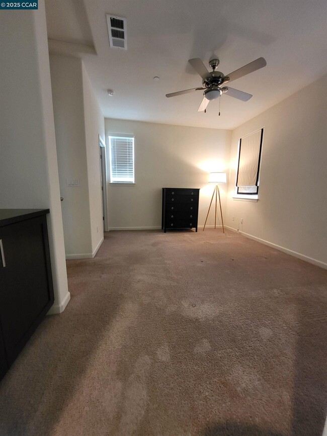 Building Photo - 5161 Waggle Ct