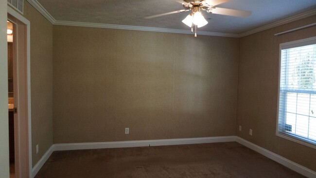 Building Photo - Home in the Lowndes County