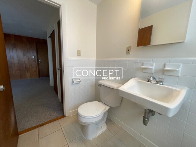 Building Photo - 9 Chester St