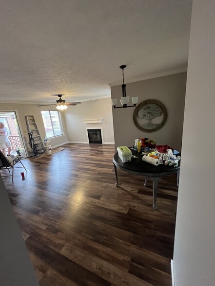 Living/ dinnette area - 1710 Charlestown New Albany Rd