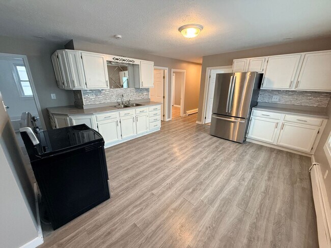 Building Photo - 100 Green St