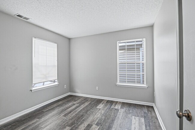 Building Photo - 29 Camellia Ln